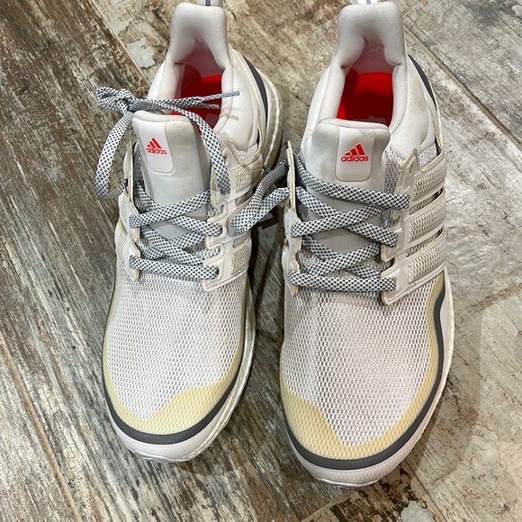 Adidas Ultra Boost - Picture 1 of 5